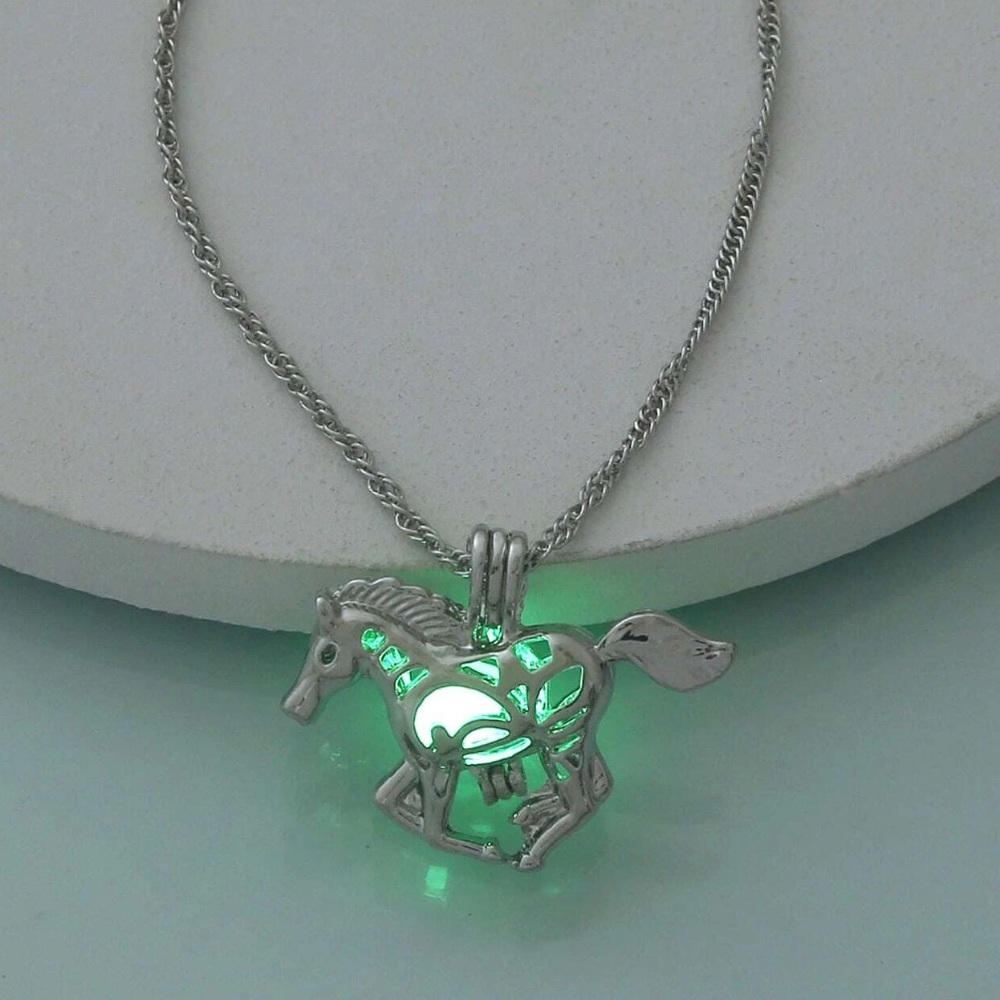 NWT Horse Unicorn Luminous Glow in The Dark Pendant Chain Necklace Jewelry Gift